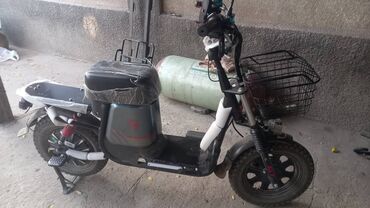 жүк ташуучу уналар: Продаётся электроскутер Покупали за 110 000 сомов, сейчас срочная