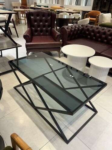 радиатор комби: Прямоугольный стол, Нераскладной, Без колесиков, Стекло