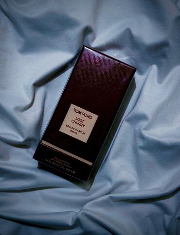 анальные игрушки: Флакон парфюмерной воды Tom Ford Lost Cherry объемом 100 мл