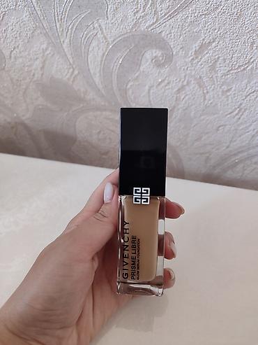 Tonal kremi Givenchy İşlənmiş