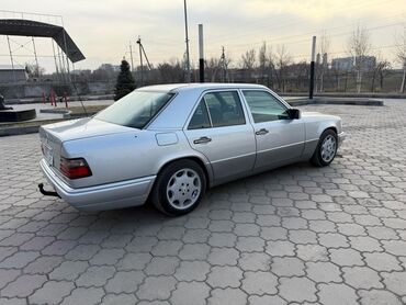 124 коробка: Mercedes-Benz E-Class: 1993 г., 2.2 л, Автомат, Бензин, Седан