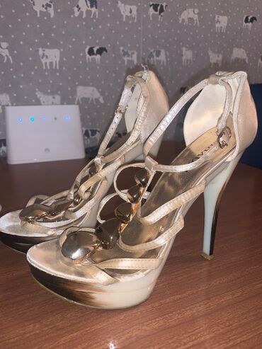 Sandale: Sandale, 38