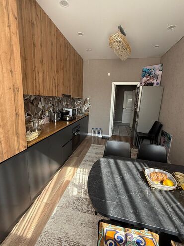 Продажа квартир: 2 комнаты, 69 м², 2 этаж — 3