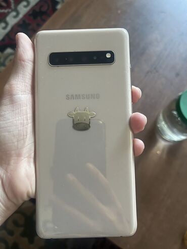 Samsung: Samsung Galaxy S10 5G, Б/у, 256 ГБ, цвет - Бежевый, 2 SIM