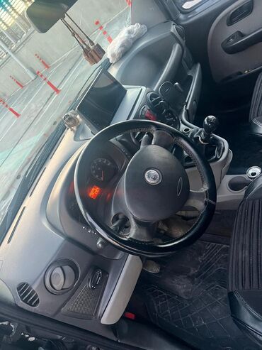 Mini: Mini : 1.4 l | 2006 il 285000 km Van/Minivan — 5