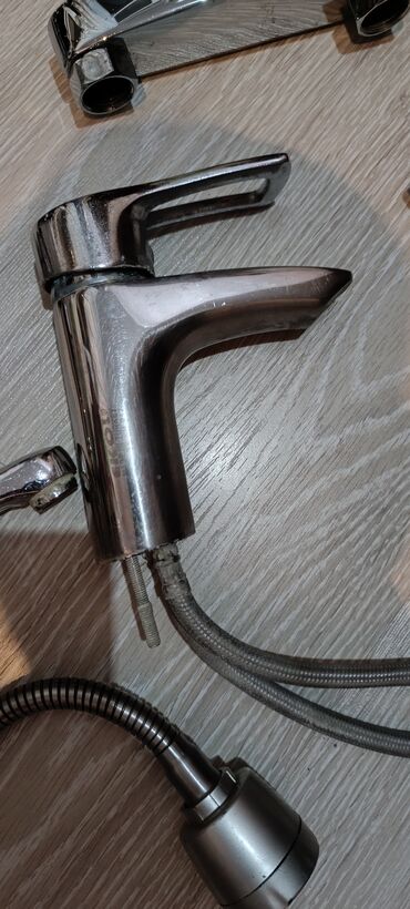 Su qızdırıcı kranlar: Smistitellər. Mətbəx, hamam, axtafa, moydadır, tulpan, djakuzi üçün 5 — 12