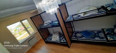 кровать двухспальняя: Продаеться двухэтажное кровать использовали только месяц