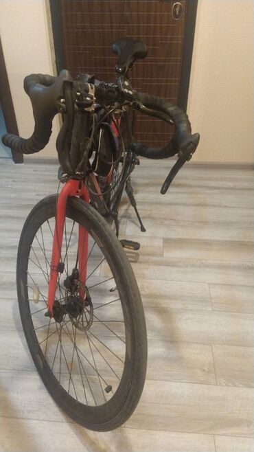 29 luq velosiped satilir: İşlənmiş Şose velosipedi Trek, 29"
