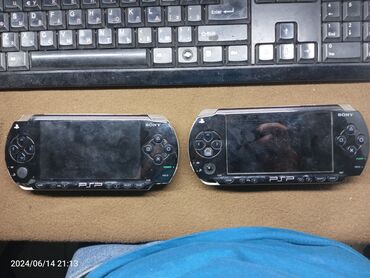 PSP (Sony PlayStation Portable): 2si 180 azn a satilir