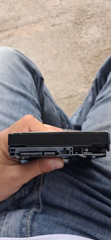 disk satisi: 3.5" SATA sərt disk (HDD) - Form-faktor: 3.5" - İnterfeys: SATA (SATA — 2