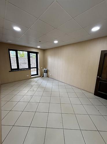 Кыймылсыз мүлк: Кеңселерди сатуу 41 м², Ремонту бар, Көп кабаттуу имарат, Жертөлө кабаты кабат — 4