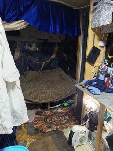 Другой транспорт: Продам кемпинг срочно внутри свет,кровати полки для вещей на 4 at lalafo.kg — 5 Другой транспорт: Продам кемпинг срочно внутри свет,кровати полки для вещей на 4 — 5