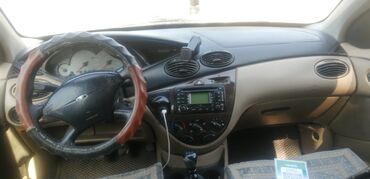 самые дешёвые авто: Ford Focus: 2002 г., Механика, Хэтчбэк