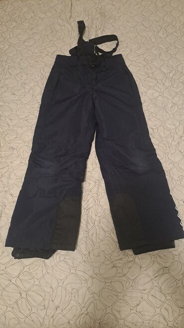 pantalone adidas: 122-128, bоја - Crna