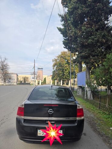 Opel: Opel Vectra C sedan - Kuzov: 4 qapılı sedan, qara rəng - Mühərrik — 3