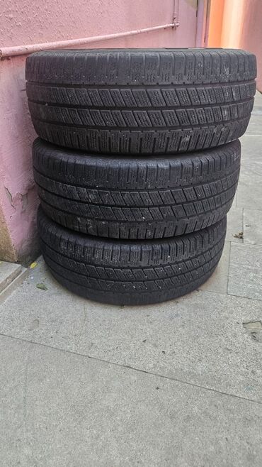 r16 prius: 3 ədəd Ford tranzit təkərlərib Ölçü və işarələr: - 235/65 R16C -