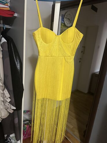 haljine od somota: M (EU 38), L (EU 40), color - Yellow, Evening, With the straps