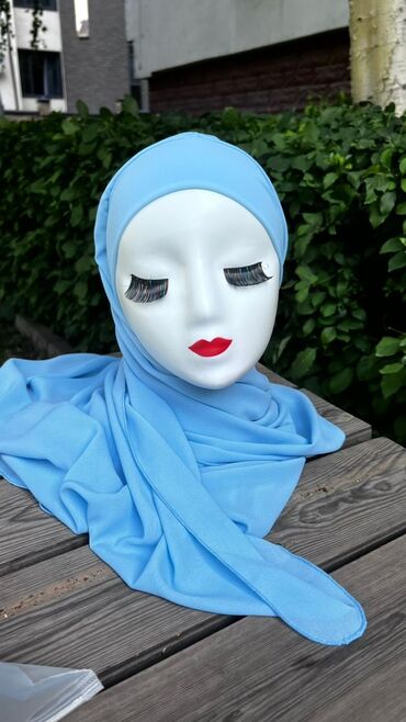 Шарфы, палантины: Изумрудно-зеленый хиджаб из легкой ткани. Украшен расшитой тесьмой — 17