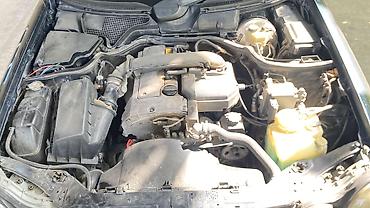 Mercedes-Benz: Mercedes-Benz E 230: 2.3 l | 1996 il Sedan — 12