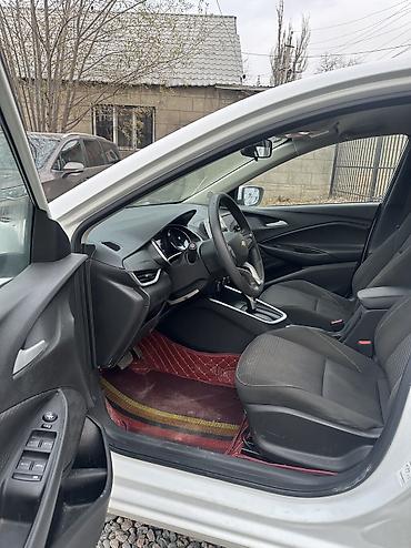 Chevrolet: Chevrolet Onix: 2019 г., 1 л, Бензин, Седан — 4