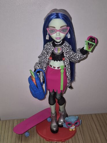 Ghoulia Yelps Monster High g3 kukla. İdeal veziyyetdedi, butun
