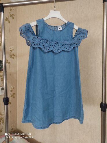 джинсы размер 42: Детское платье, цвет - Голубой, Б/у
