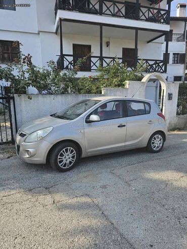 Hyundai: Hyundai i20: 1.2 l | 2010 year Hatchback