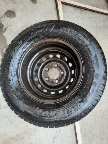 робот спринтер: Продам диск с новой шиной для Спринтера ! 225/70R15C Связь только по