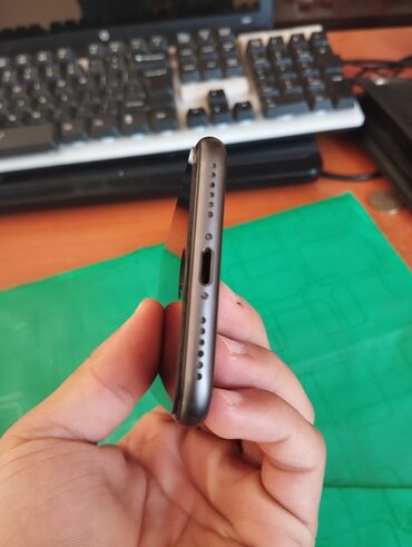 Apple iPhone: IPhone 8, 64 GB, Qara, Barmaq izi — 6