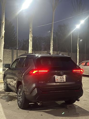 Toyota: Toyota RAV4: 2019 г., Автомат, Бензин, Кроссовер — 4