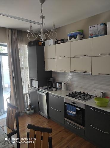 Продажа коттеджей и домов: 4 комнаты, 100 м², 4 соток, Бишкек, ул. Ахунбаева / Чапаева Собственник — 15