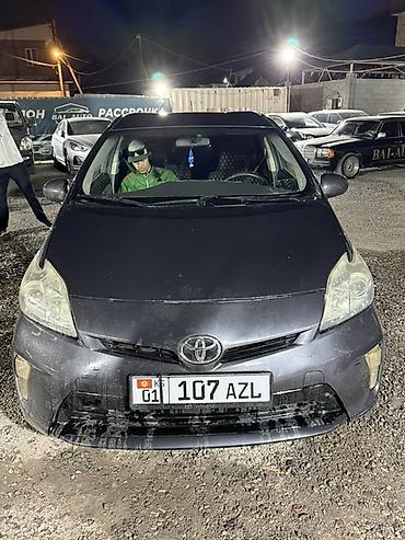 отдам в рассрочку: Toyota Prius: 2018 г., 1.8 л, Автомат, Гибрид, Хэтчбэк — 1