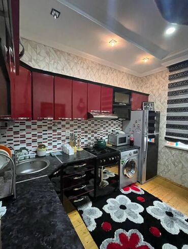Uzunmüddətli kirayə mənzillər: Sabuncu da yola yaxin 2 otaqli odelni heyet evi kiraye verilir. Ev