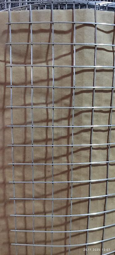 Птицы: Сетка сварная оцинкованная в рулоне. Характеристики по фото: - — 3
