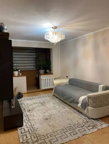 продам 3 х комнатную квартиру в бишкеке: 2 комнаты, 45 м², 104 серия, 2 этаж, Евроремонт