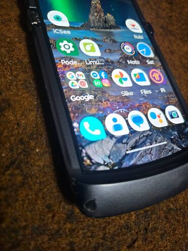 Motorola: Motorola Razr 2023, 256 GB, bоја - Crna, Otisak prsta, Bežični punjač, Dual SIM — 14