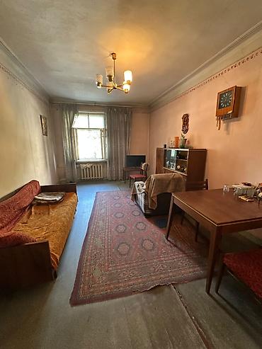 3 комнаты, 71 м², Золотой квадрат Сталинка, 2 этаж, Требуется ремонт