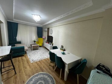 Uzunmüddətli kirayə mənzillər: Mənzil kirayə verilir. Studiyo tipli, tam təmirli və tam əşyalı 2 — 3