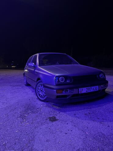 Volkswagen: Volkswagen Golf: 1993 г., 2 л, Механика, Бензин, Хэтчбэк