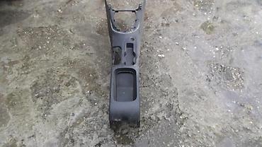 Delovi enterijera: DONJA KONZOLA PEUGEOT 308 2008G | Donja — 1