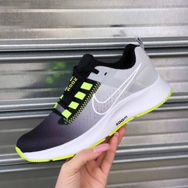 Patike: Nike air zoom patike

Novo
Brojevi 36 do 41

fb Moja Kupovina 1 — 13