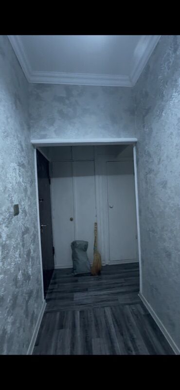 Uzunmüddətli kirayə mənzillər: 2 otaqlı mənzil – geniş və işıqlı - Otaqlar: 1 böyük qonaq otağı, 2 — 3