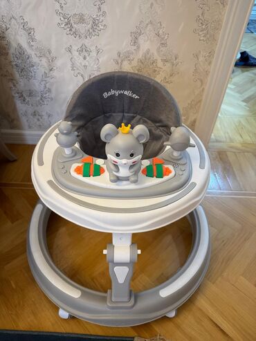 Gəzinti arabaları: Milana…. Xadunka qiymeti 35man tezedır cox az islenib 85 manata