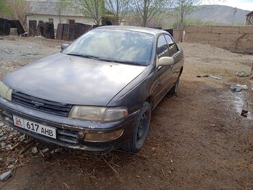 Транспорт: Toyota Carina: 1993 г., 1.5 л, Автомат, Бензин, Седан