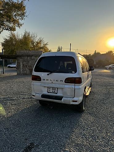 2107 двери: Mitsubishi Delica: 2002 г., 2.8 л, Автомат, Дизель, Минивэн — 3