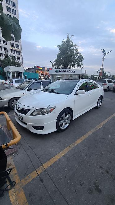 салон машины: Toyota Camry: 2010 г., 2.5 л, Автомат, Бензин, Седан — 3