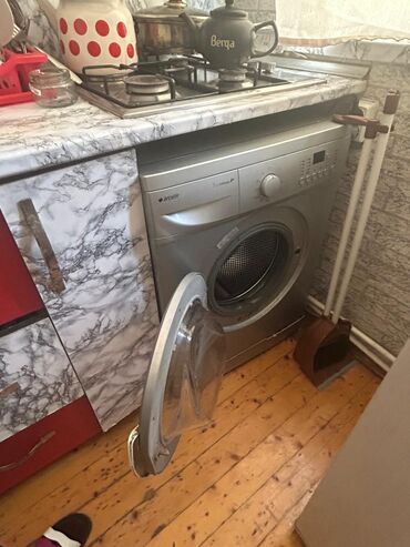 Duxovkalar: Arçelik paltar yuyan maşın -300 ₼