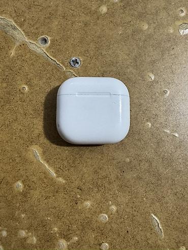 Masaüstü kompüterlər və komponentlər: Apple AirPods (Lightning qutulu) - Rəng: ağ - Komplekt: 2 ədəd — 4