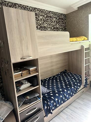 Uşaq/yeniyetmə otağı üçün ikimərtəbəli dəst: - Material: açıq ağac