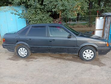 паса б3: Volkswagen Passat: 1988 г., 1.8 л, Механика, Бензин, Седан